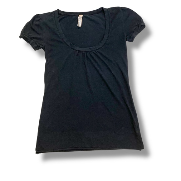 Black stretchy scoop neck shirt - Picture 4 of 7